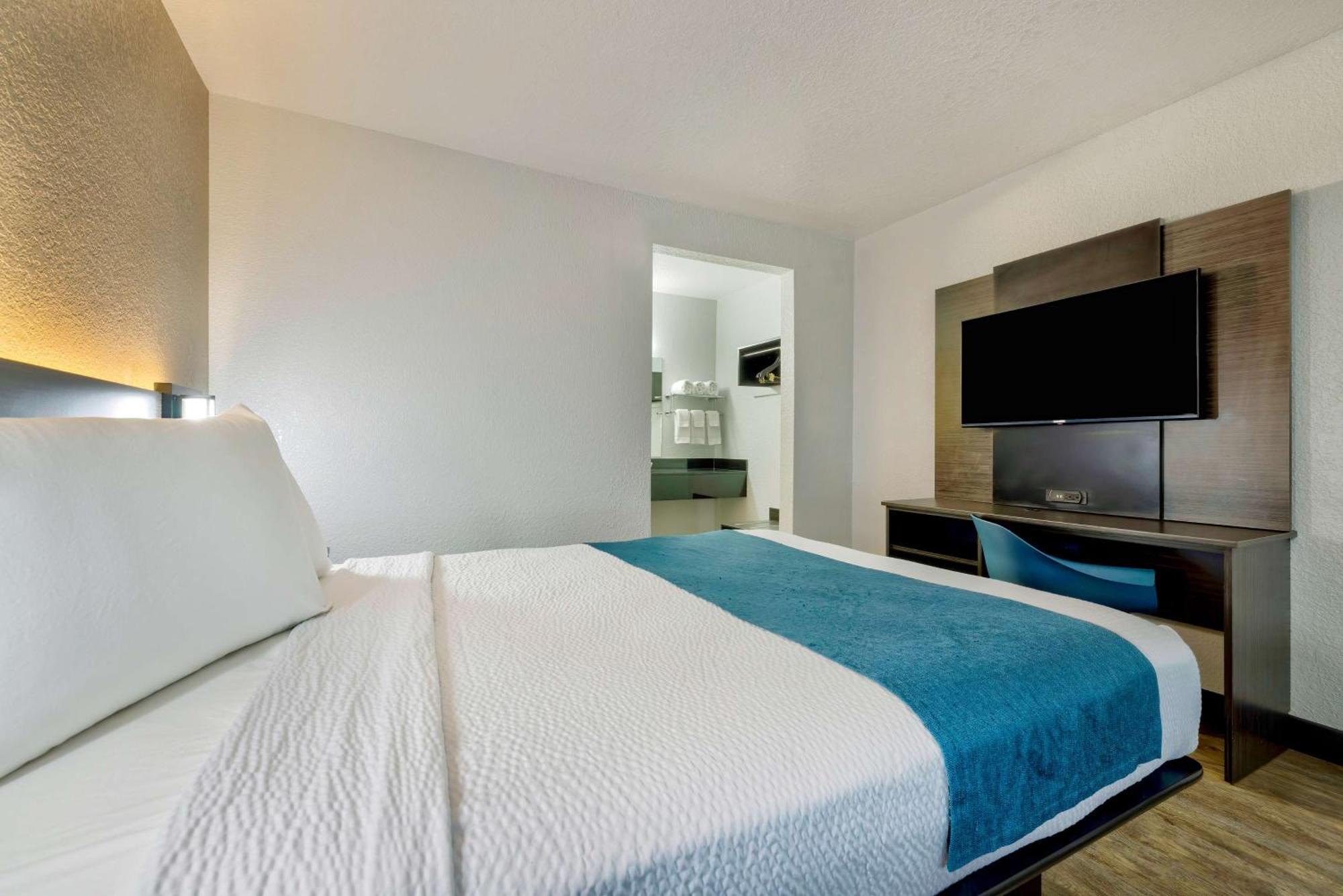 6-anaheim, Ca - Fullerton East 3* Anaheim