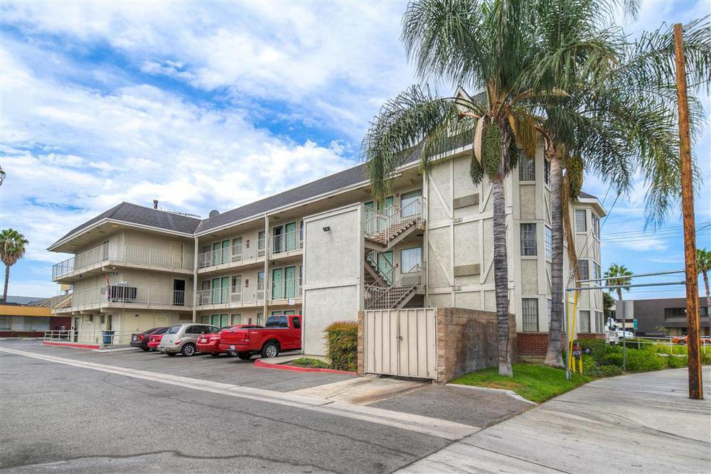 6-anaheim, Ca - Fullerton East 3*